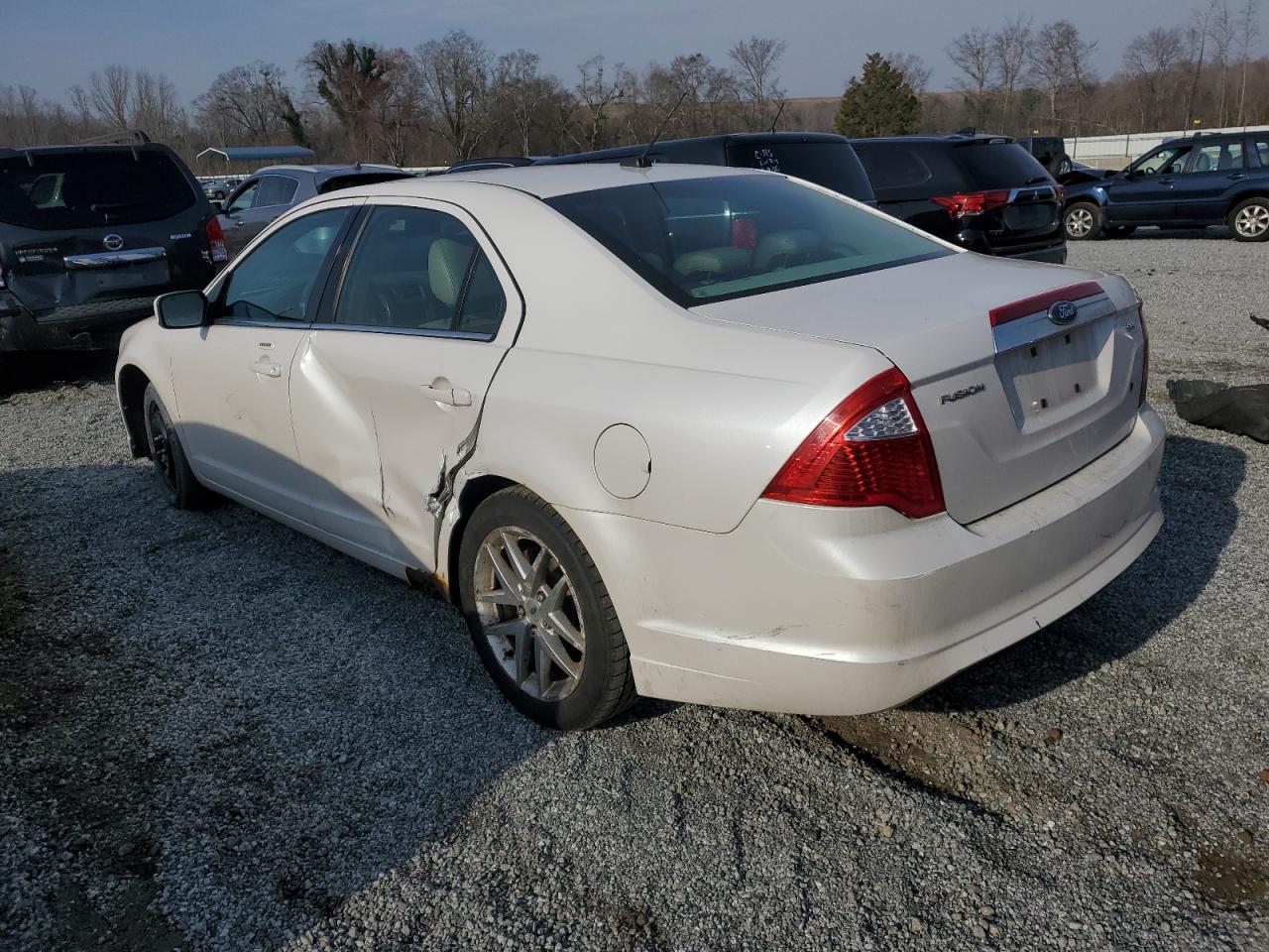 2010 Ford Fusion - Image 2