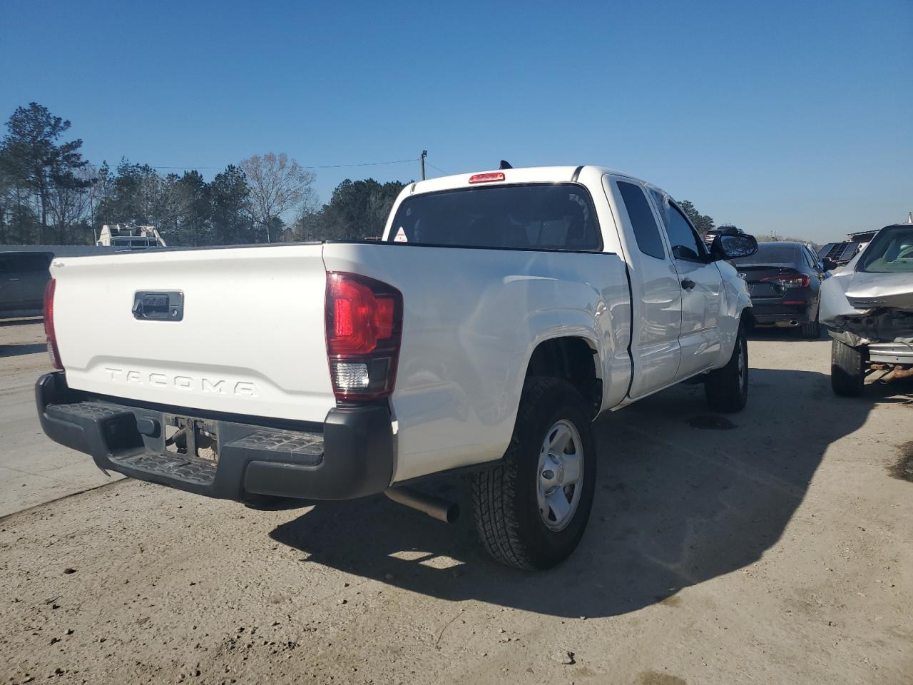 2019 Toyota Tacoma - Image 3