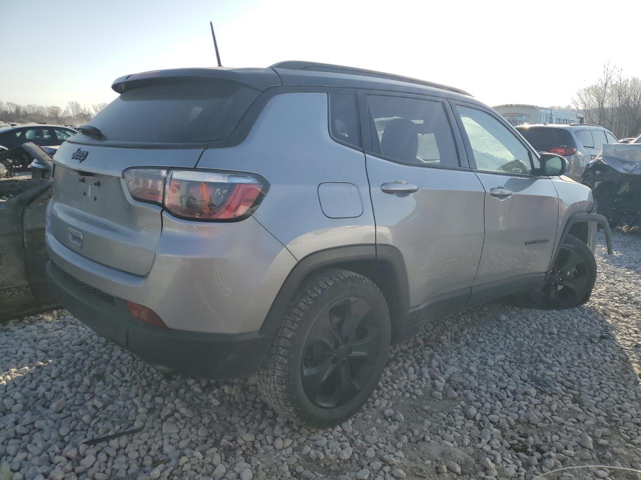 2018 Jeep Compass - Image 3
