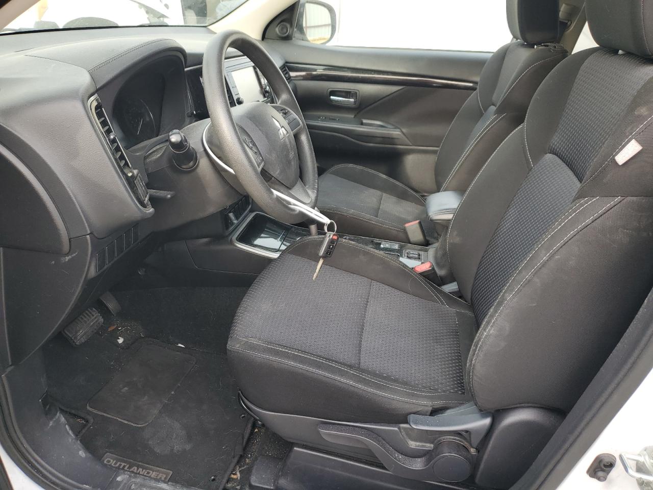 2019 Mitsubishi Outlander - Image 7