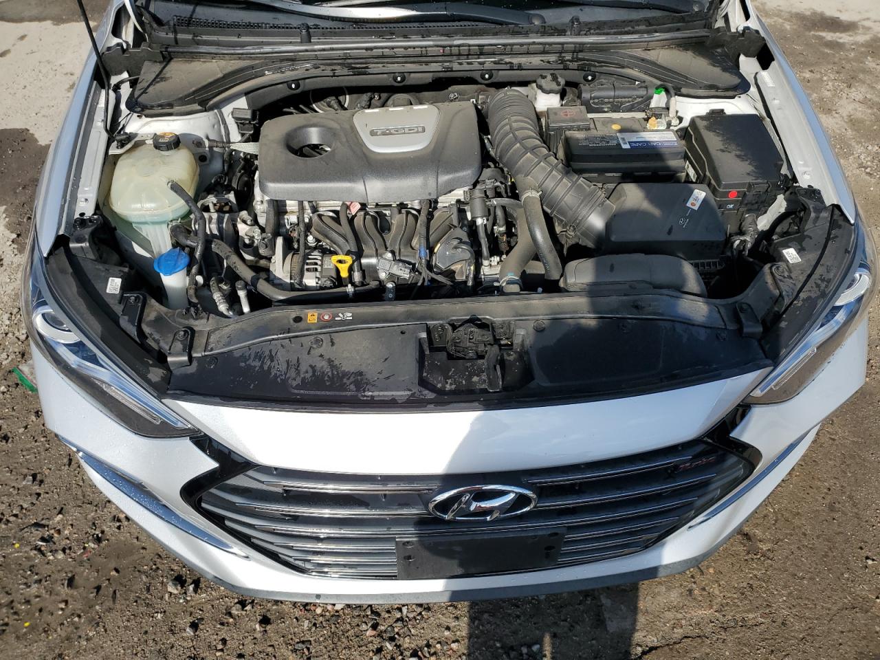 2018 Hyundai Elantra - Image 11