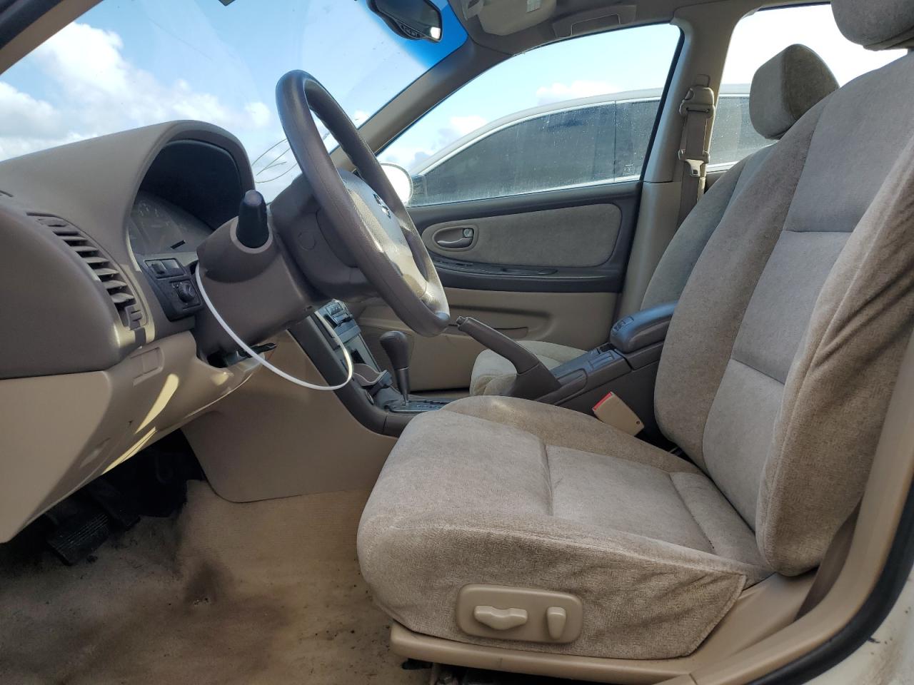 2002 Nissan Maxima - Image 7