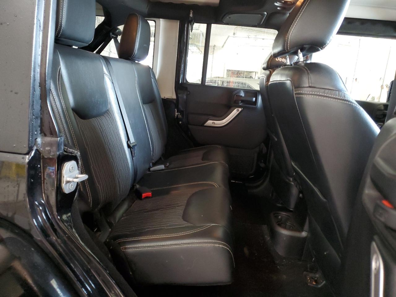 2015 Jeep Wrangler - Image 11