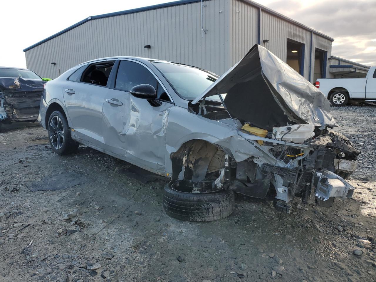 2023 Kia K5 - Image 4