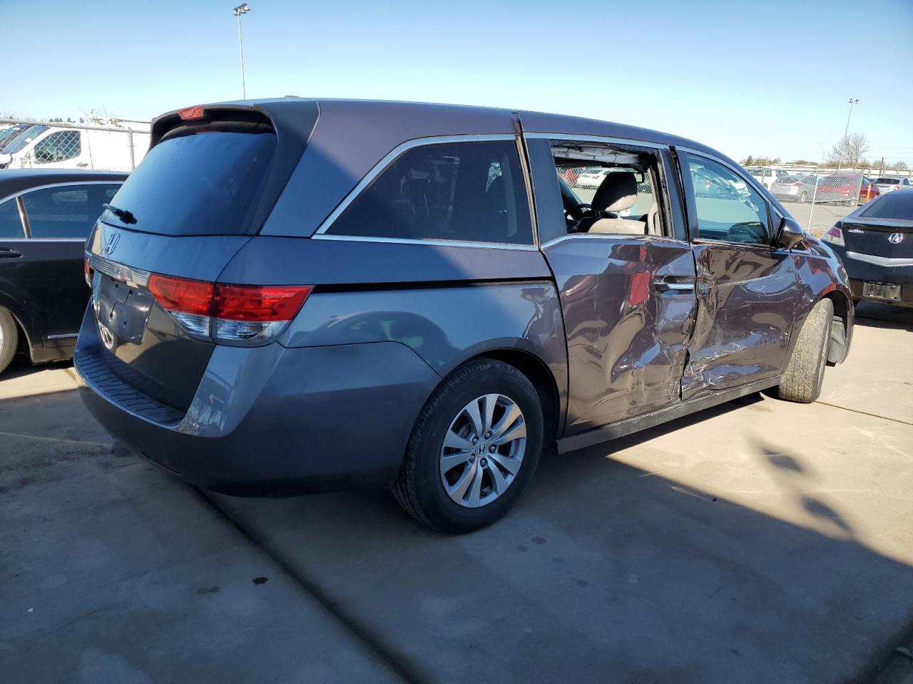 2015 Honda Odyssey - Image 3