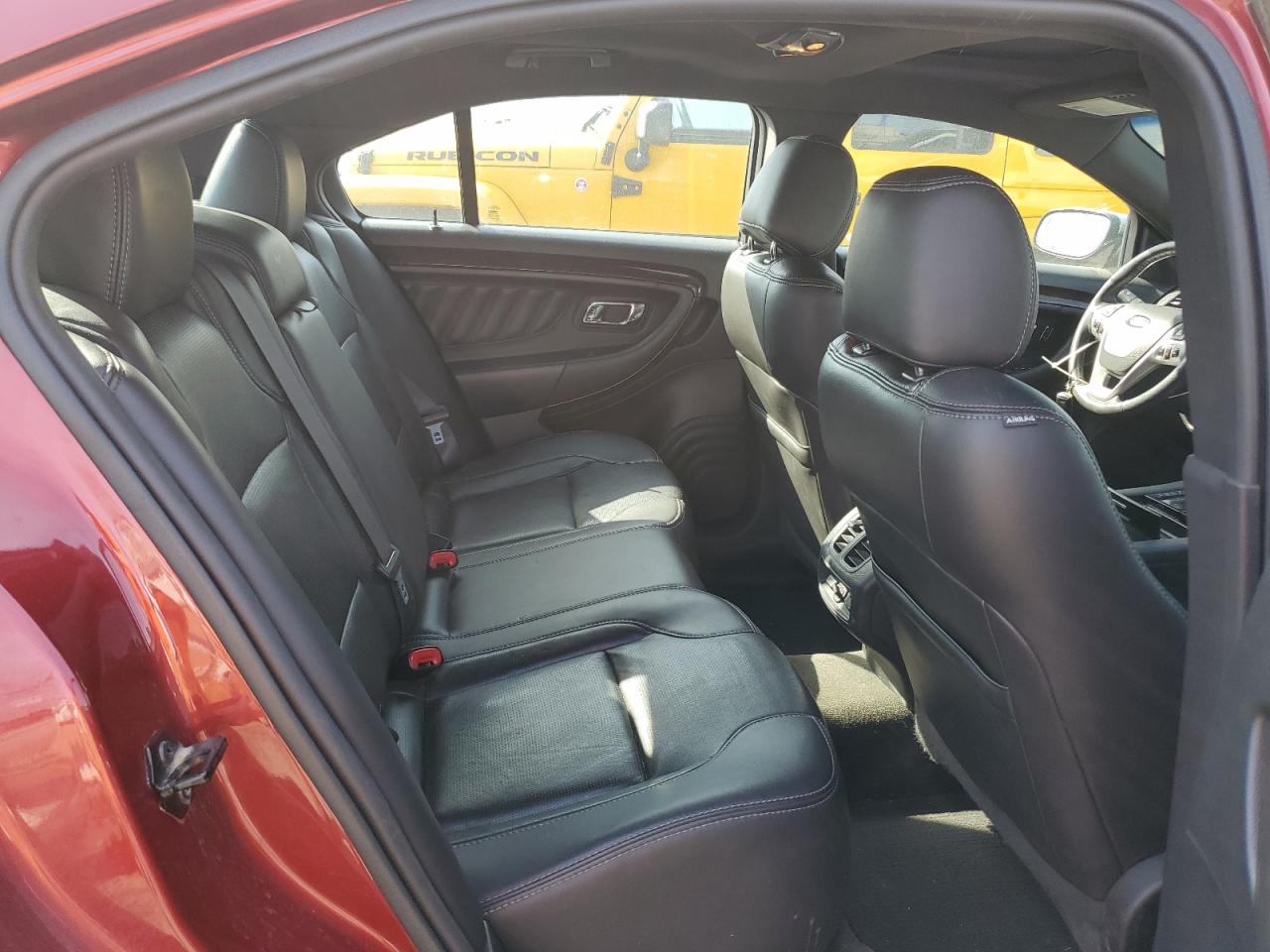 2015 Ford Taurus - Image 10