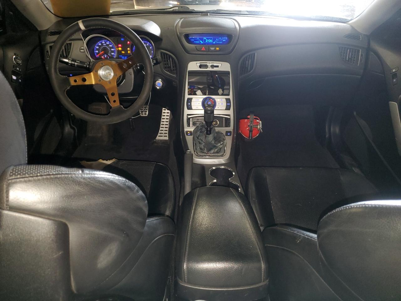 2010 Hyundai Genesis - Image 8