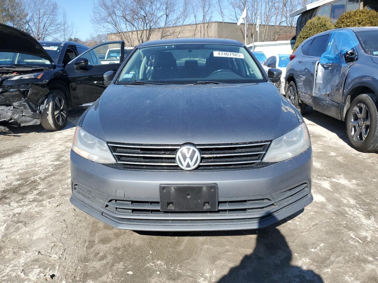 2015 Volkswagen Jetta - Image 5