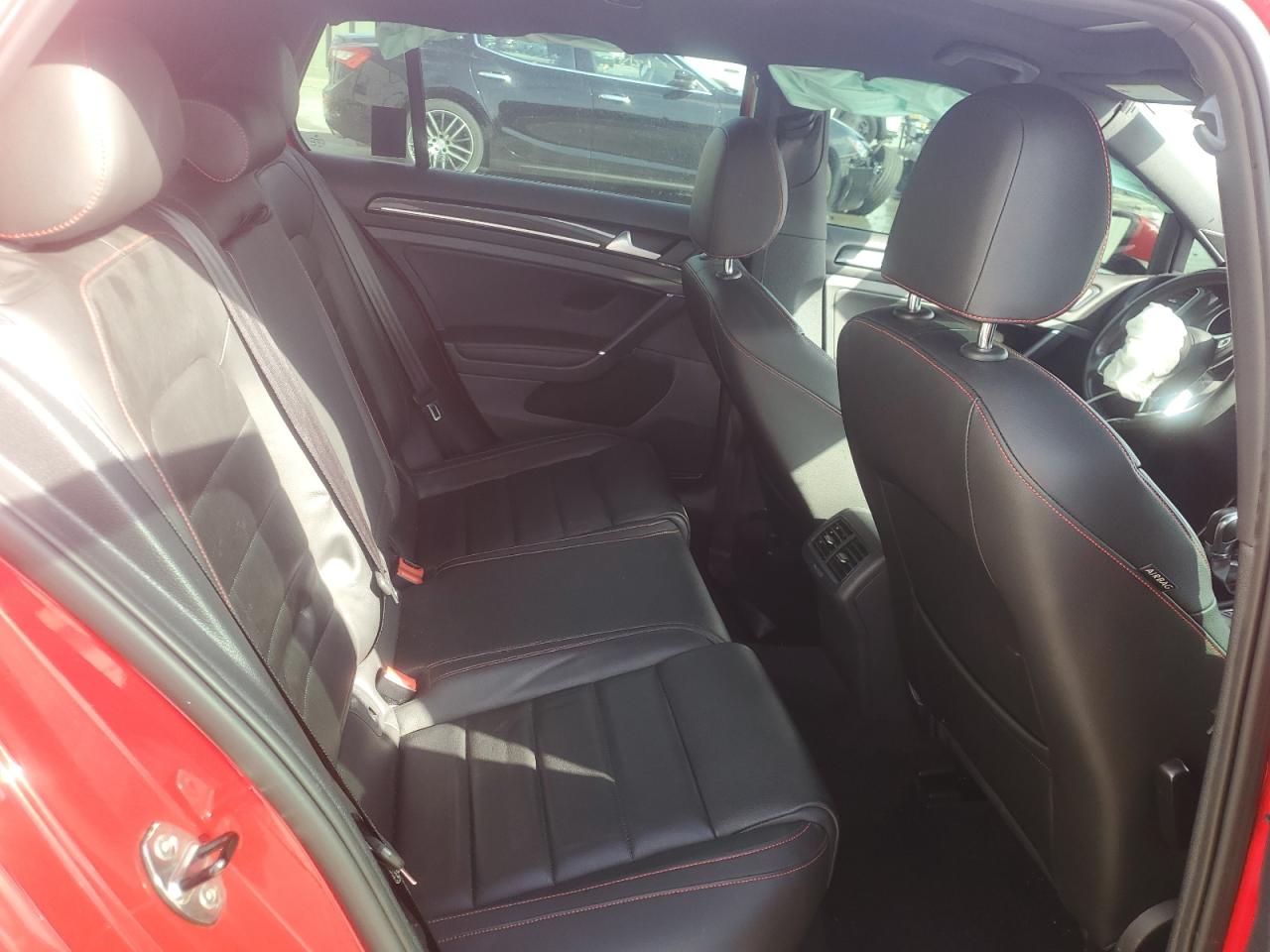 2016 Volkswagen GTI - Image 10