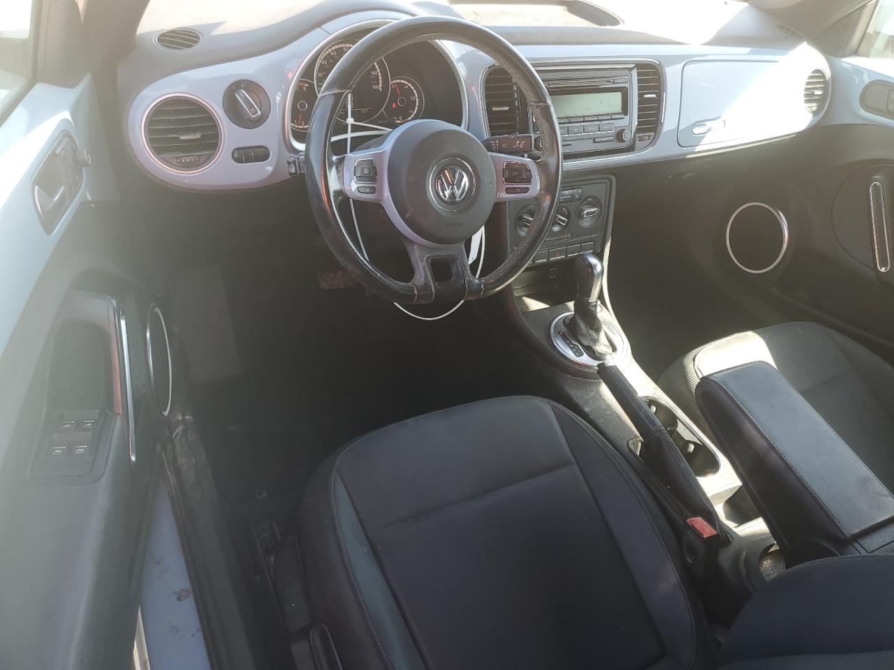 2015 Volkswagen Beetle - Image 8