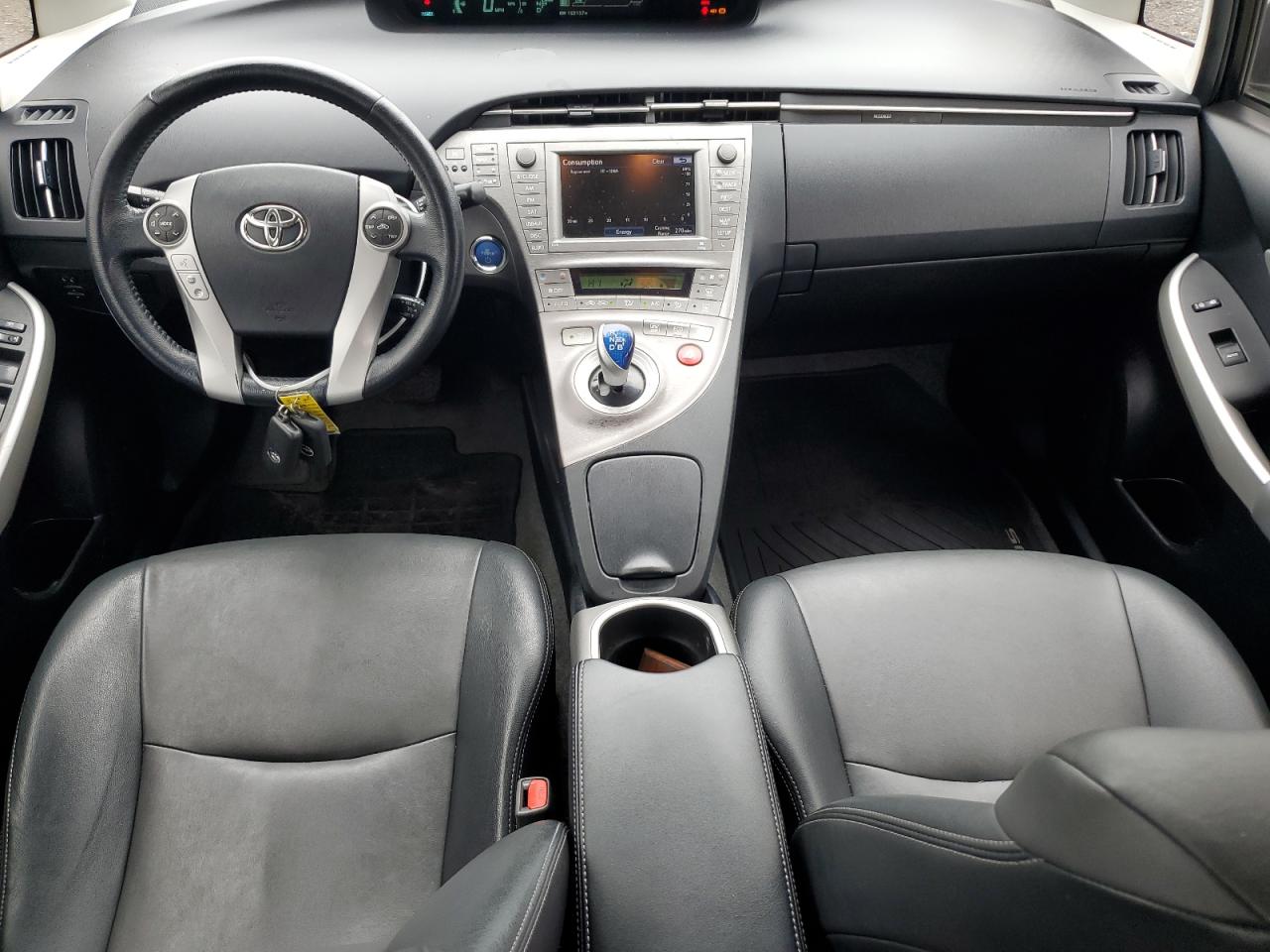 2015 Toyota Prius - Image 8