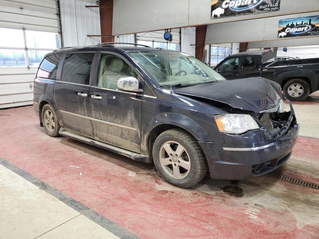 2010 Chrysler Town & Country - Image 4