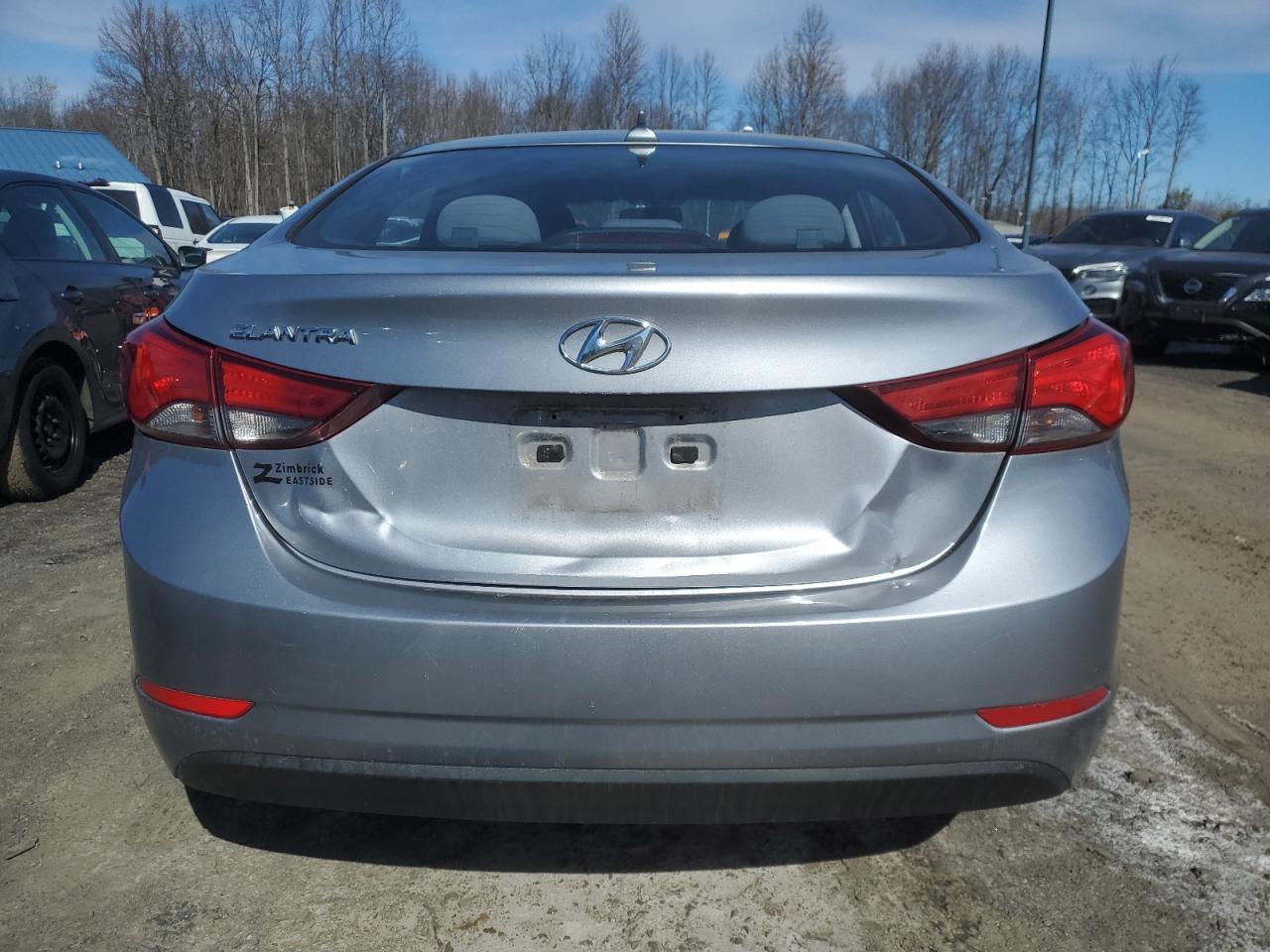 2016 Hyundai Elantra - Image 6