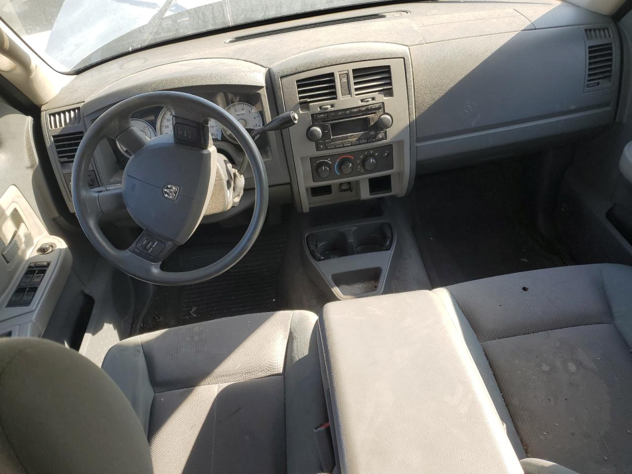 2005 Dodge Dakota - Image 8
