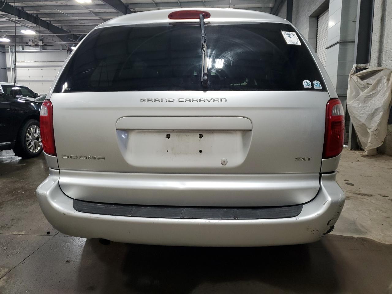 2005 Dodge Caravan - Image 6