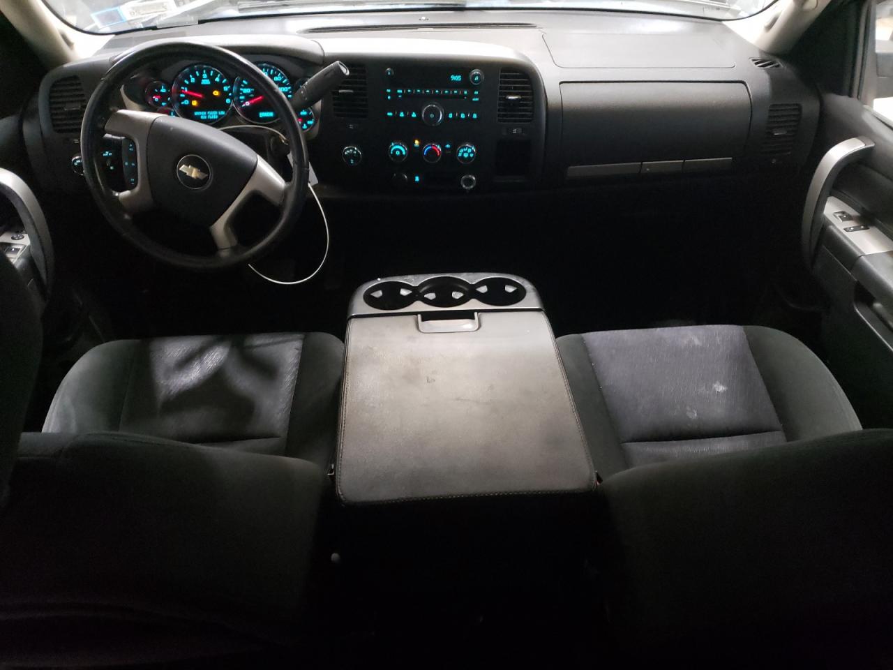 2010 Chevrolet Silverado - Image 8