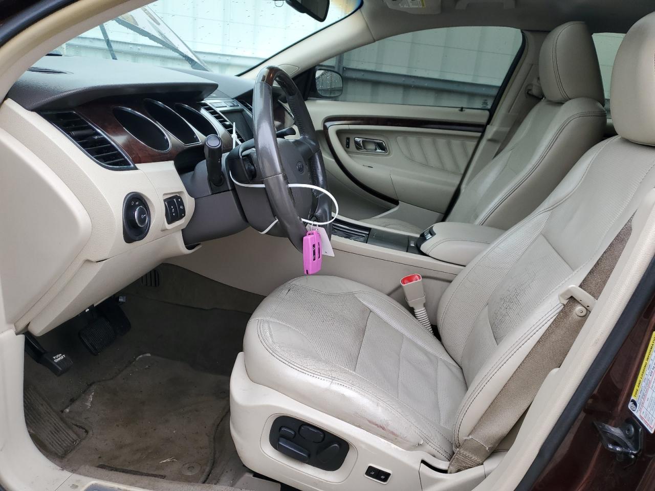 2010 Ford Taurus - Image 7