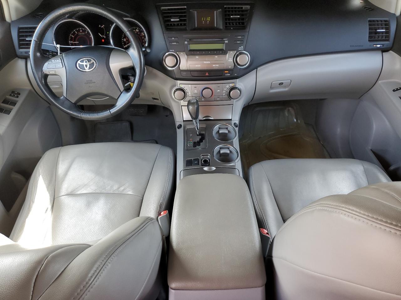 2010 Toyota Highlander - Image 8