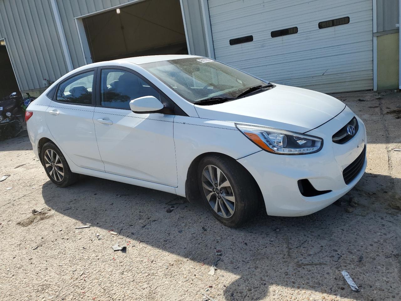 2015 Hyundai Accent - Image 4