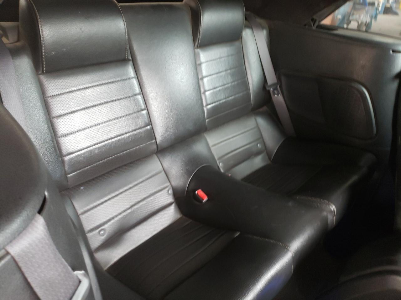 2010 Ford Mustang - Image 10