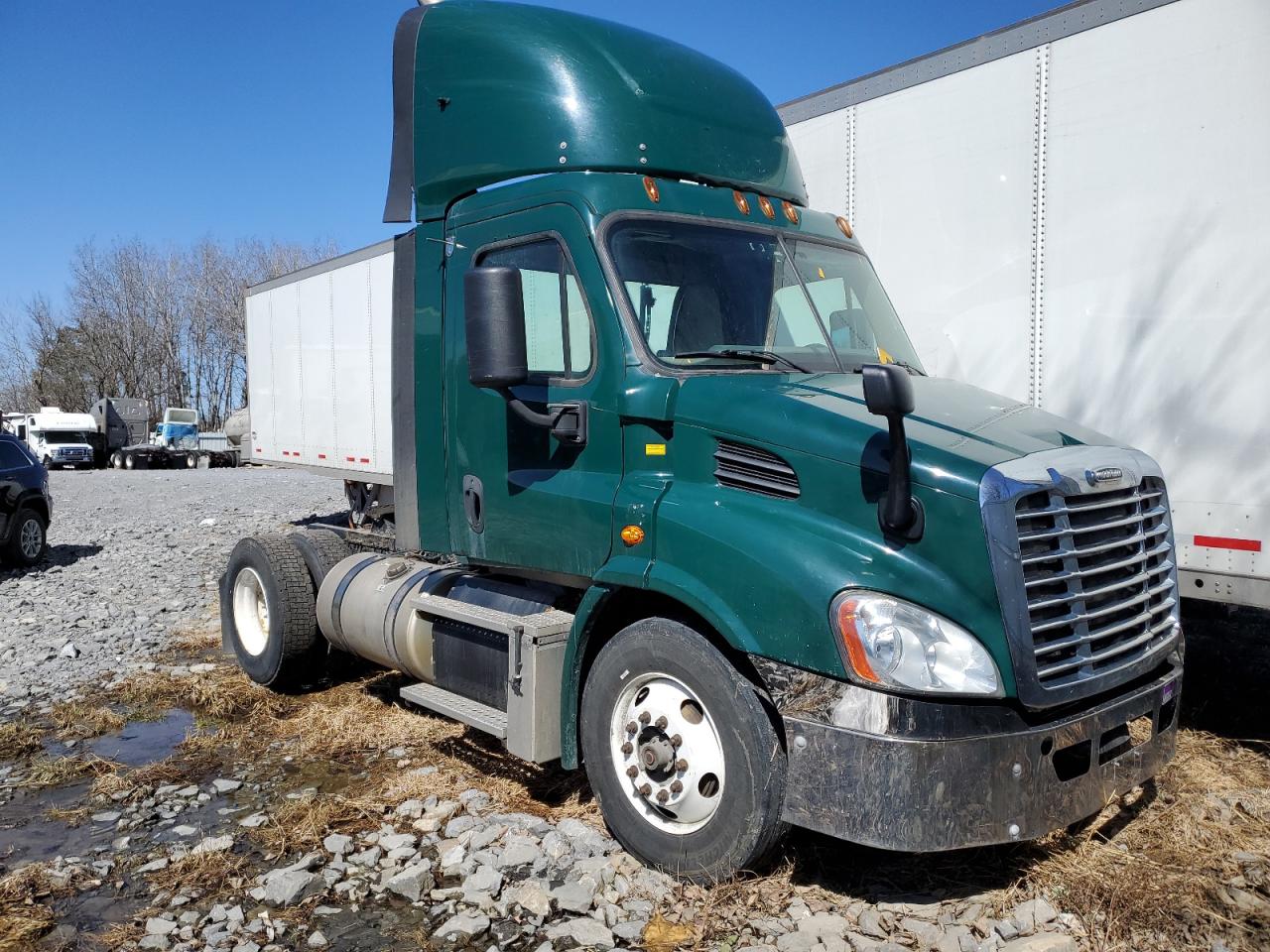 2016 Freightliner Cascadia Semi Truck for Sale in Albany, NY - Normal Wear