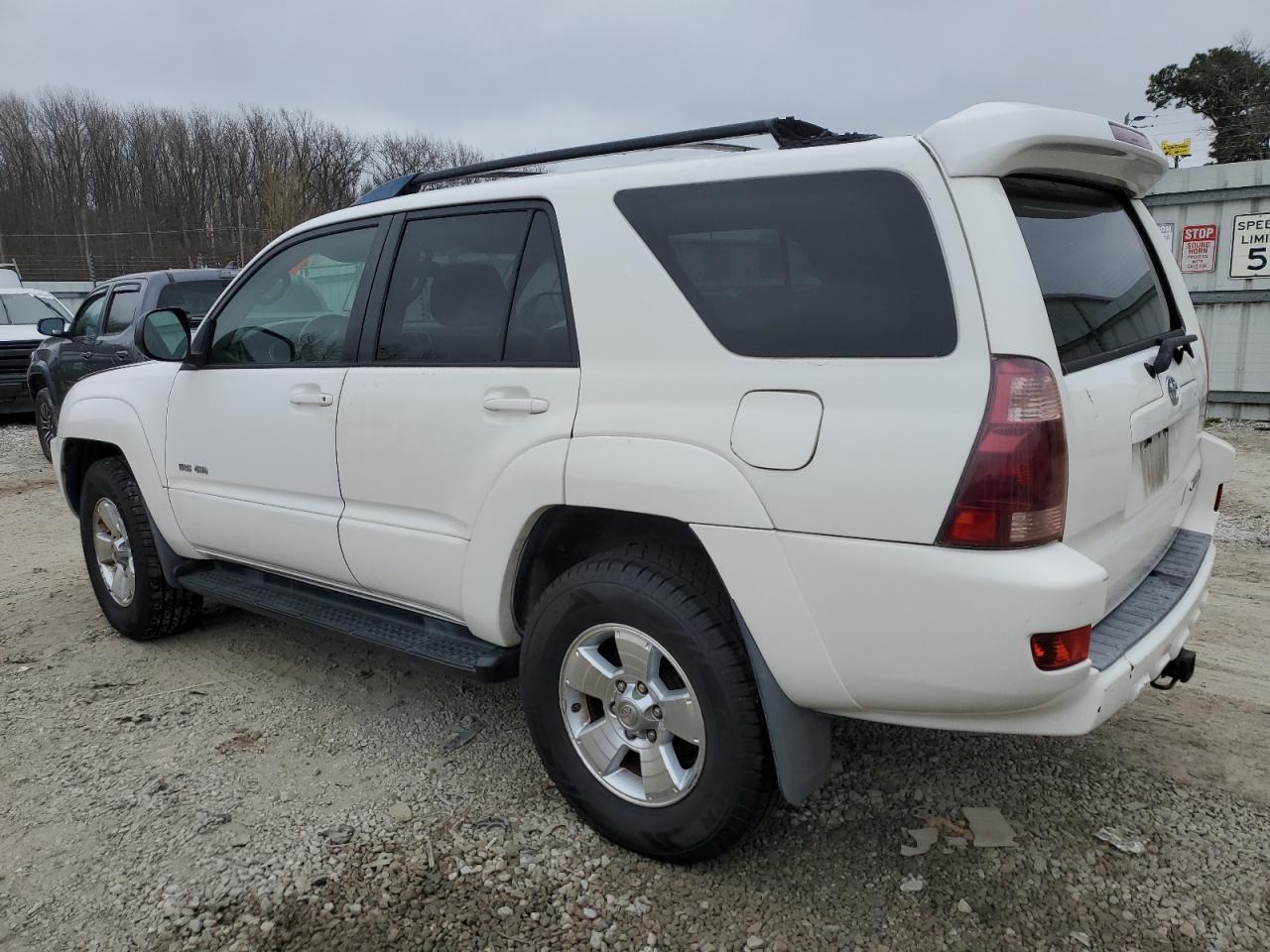 2005 Toyota 4Runner - Image 2