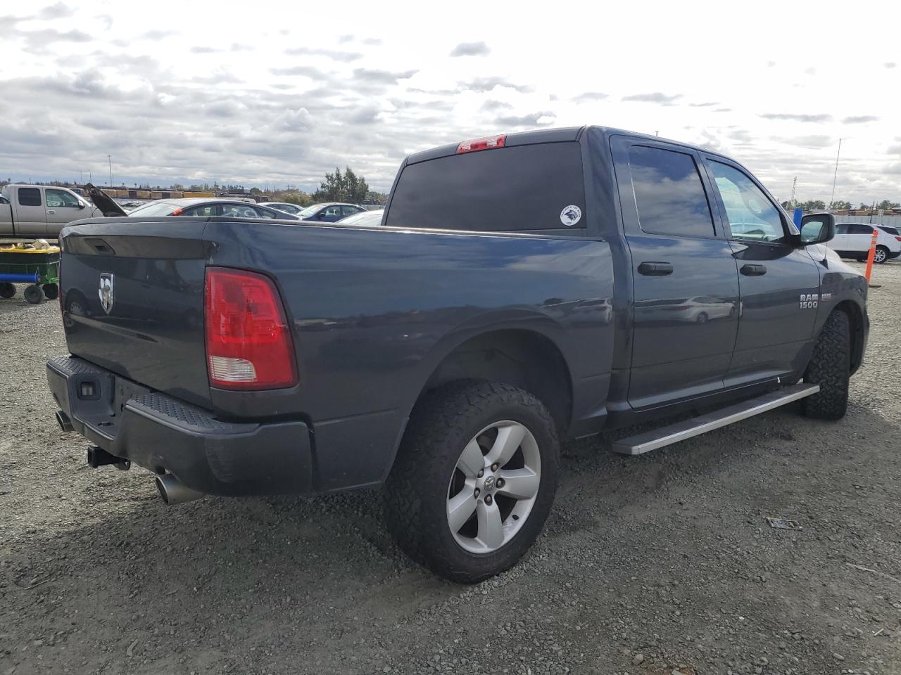 2015 RAM 1500 - Image 3