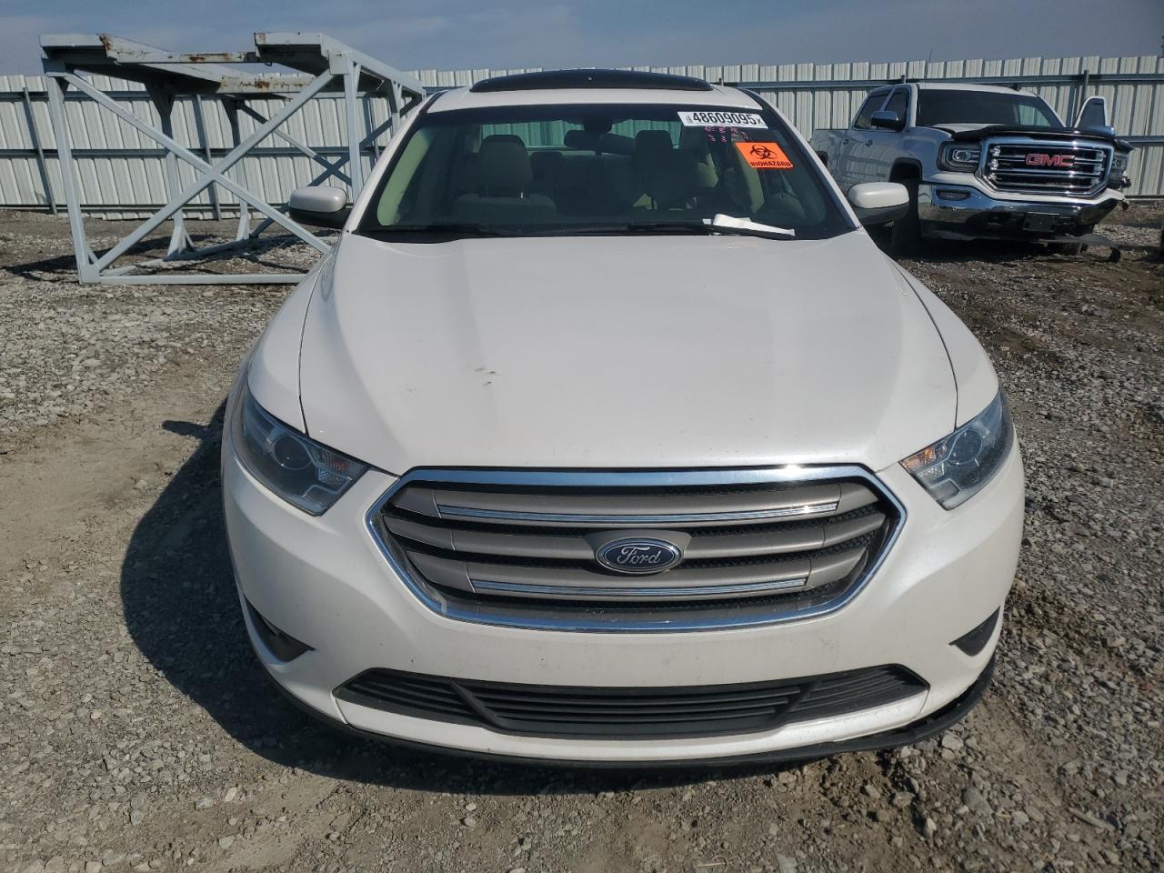 2019 Ford Taurus - Image 5