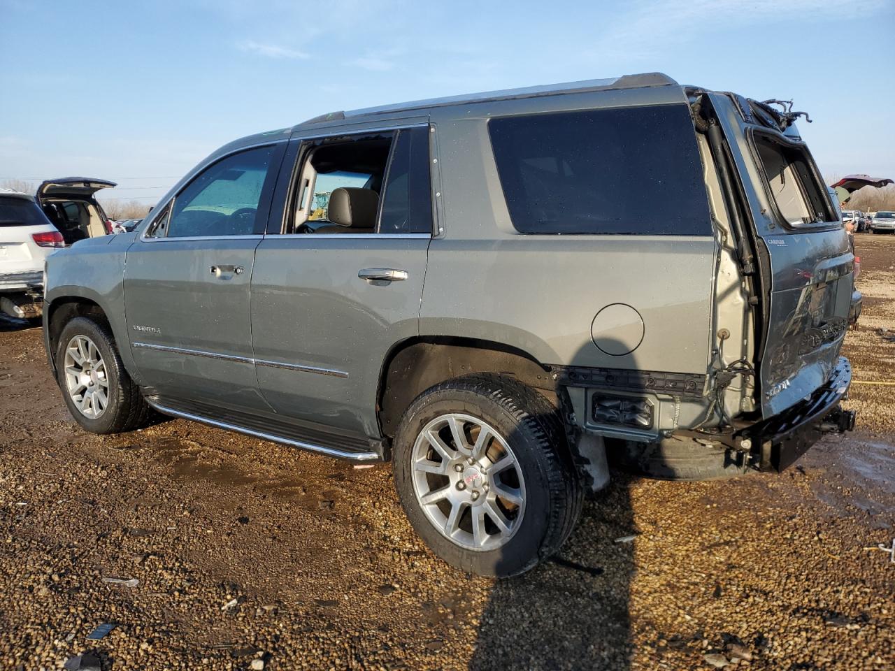 2018 GMC Yukon - Image 2