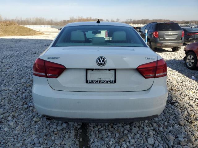 Sedans VOLKSWAGEN PASSAT 2013 Biały