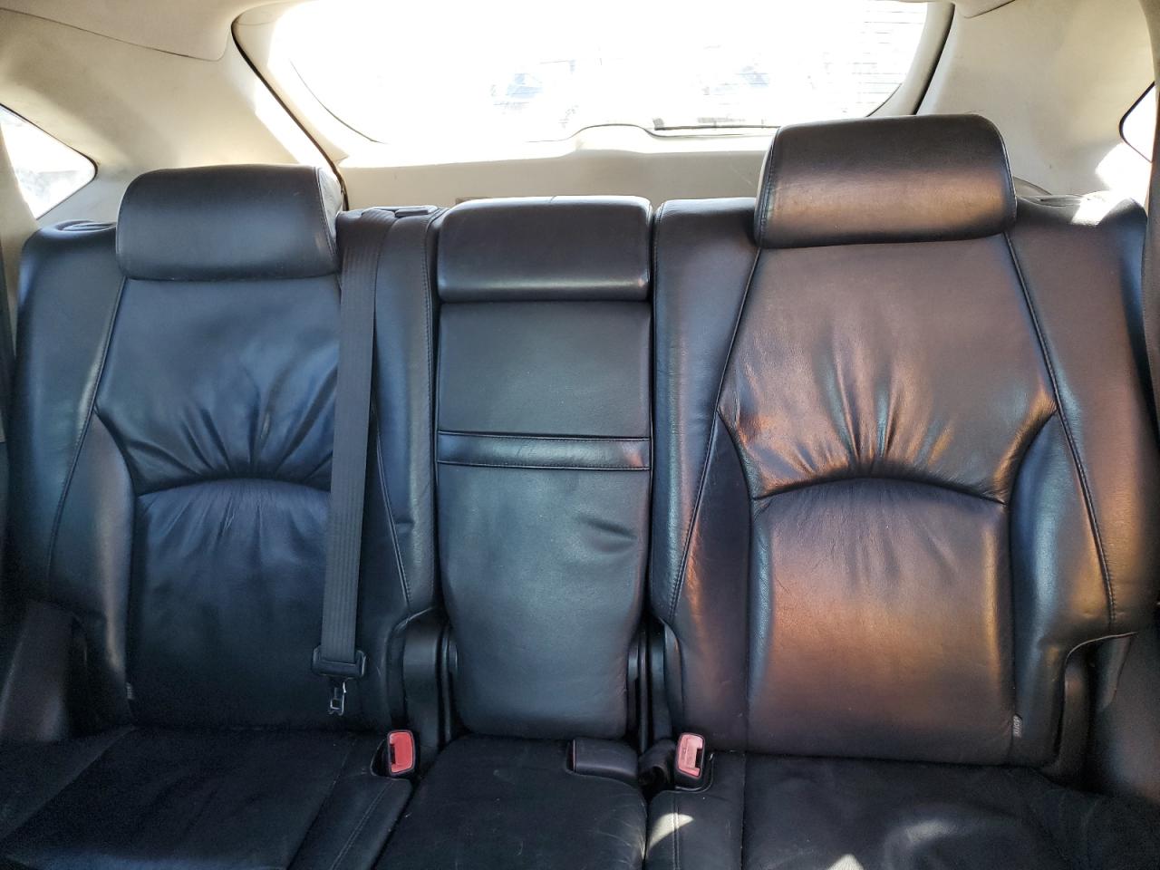 2004 Lexus RX - Image 10