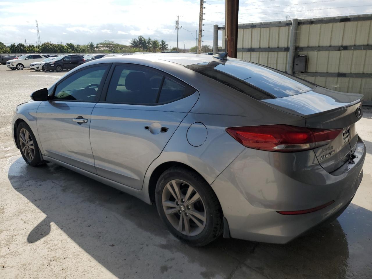 2017 Hyundai Elantra - Image 2