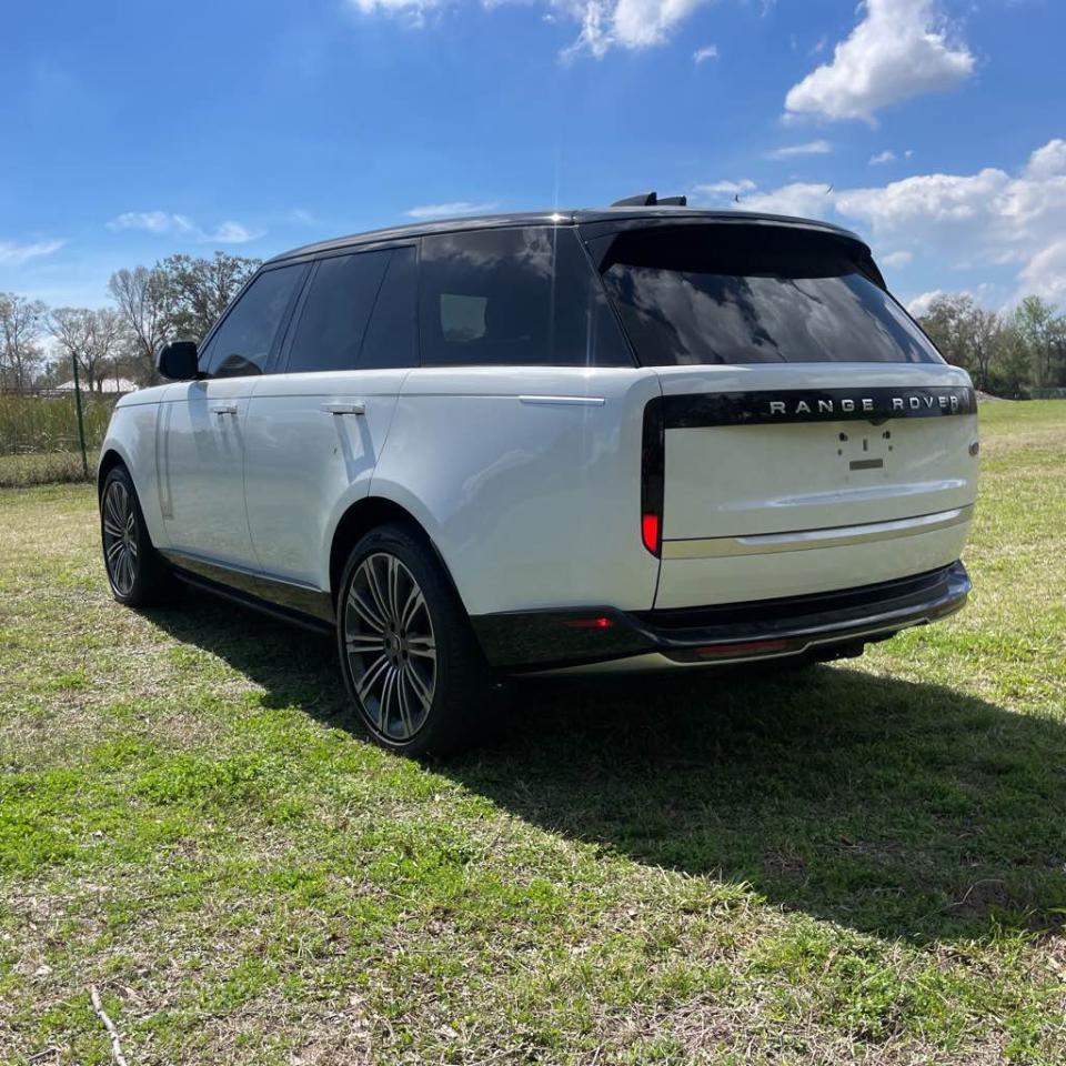 2023 Land Rover Range Rover - Image 14