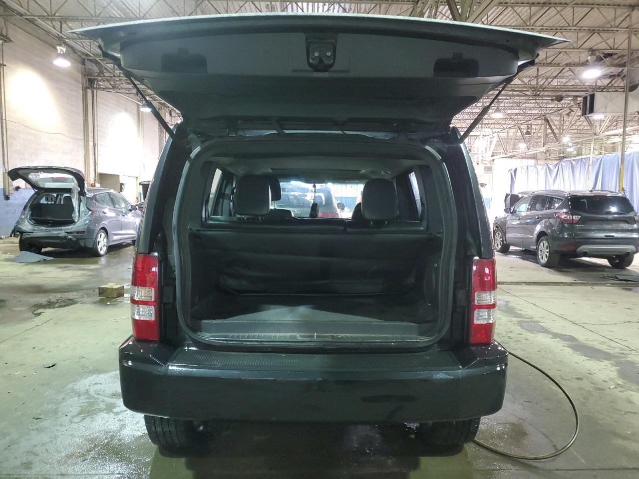 2012 Jeep Liberty (North America) - Image 6