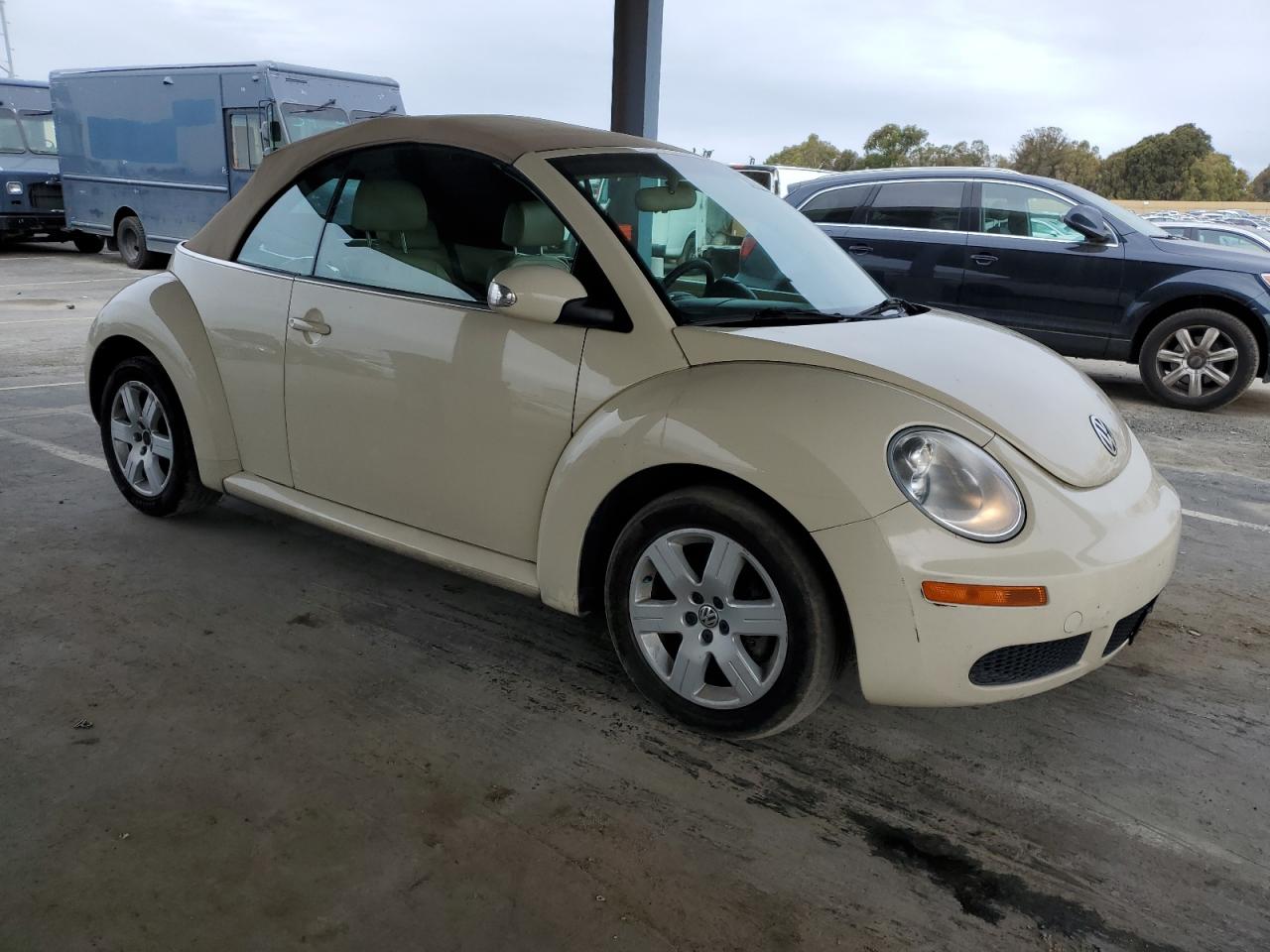 2007 Volkswagen Beetle - Image 4