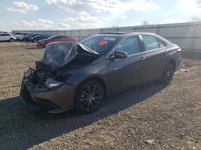  TOYOTA CAMRY 2017 Srebrny