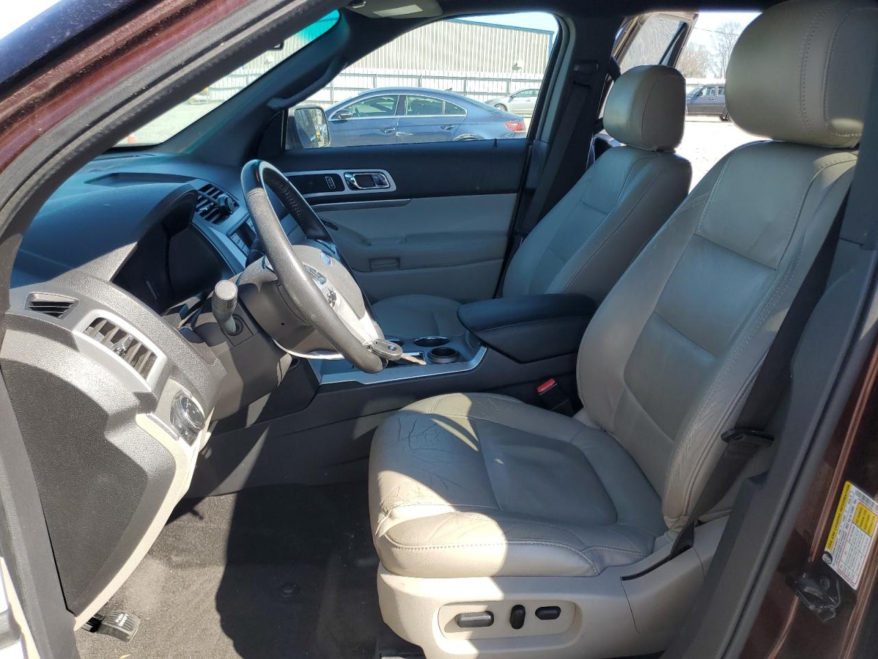 2012 Ford Explorer - Image 7
