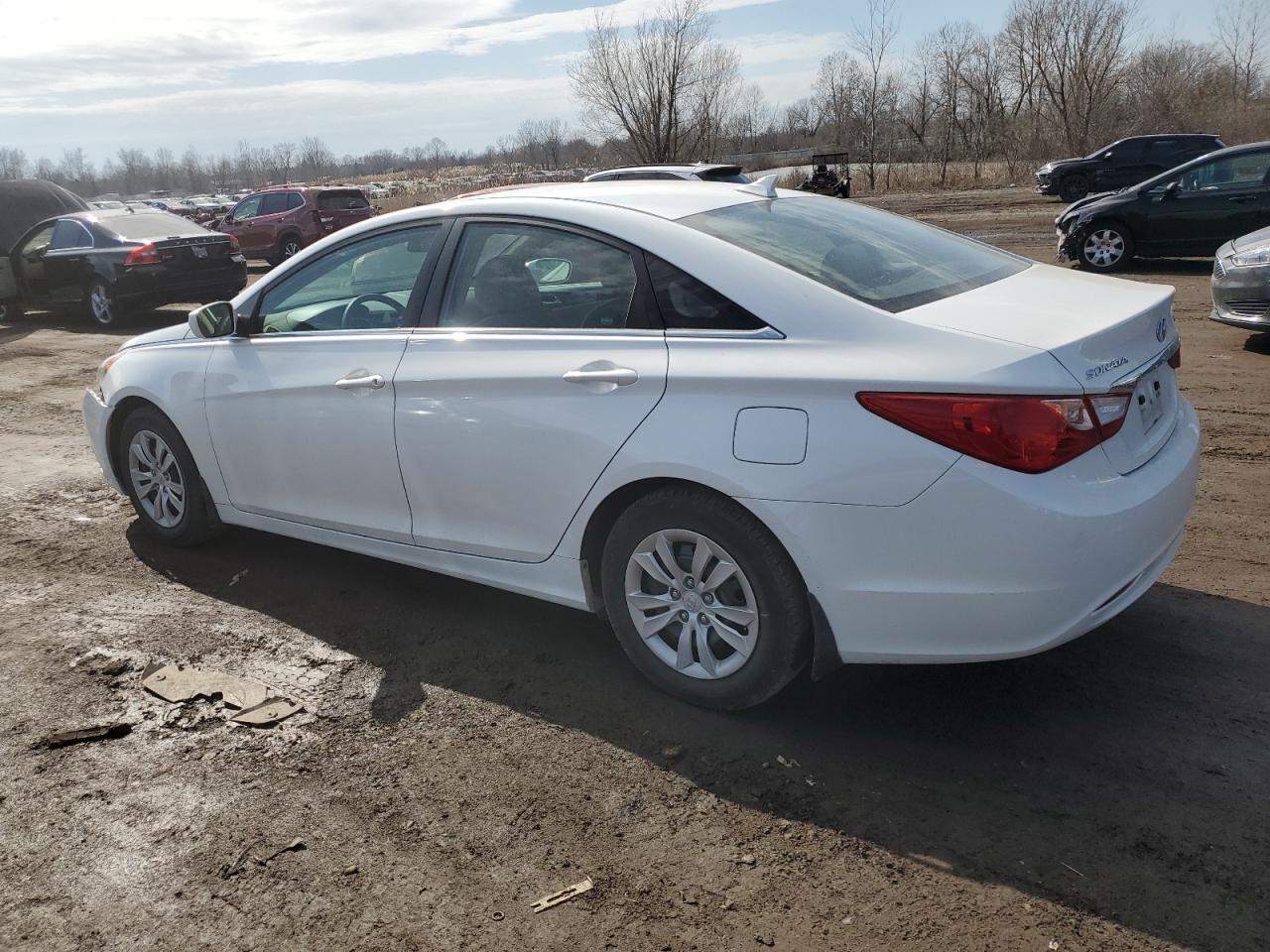 2011 Hyundai Sonata - Image 2