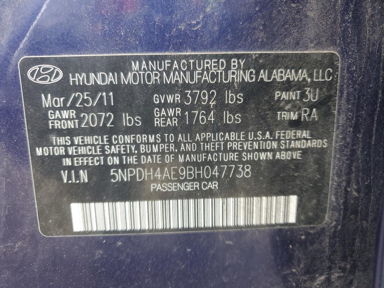 2011 Hyundai Elantra - Image 12