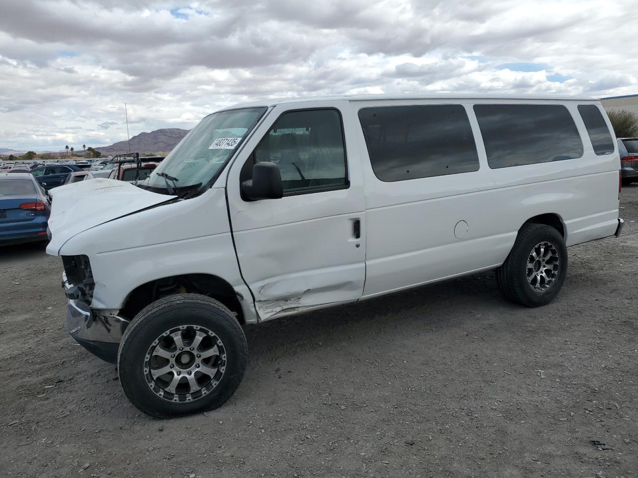 2012 Ford Econoline E350 Super Duty Wagon for Sale in Las Vegas, NV - Front End