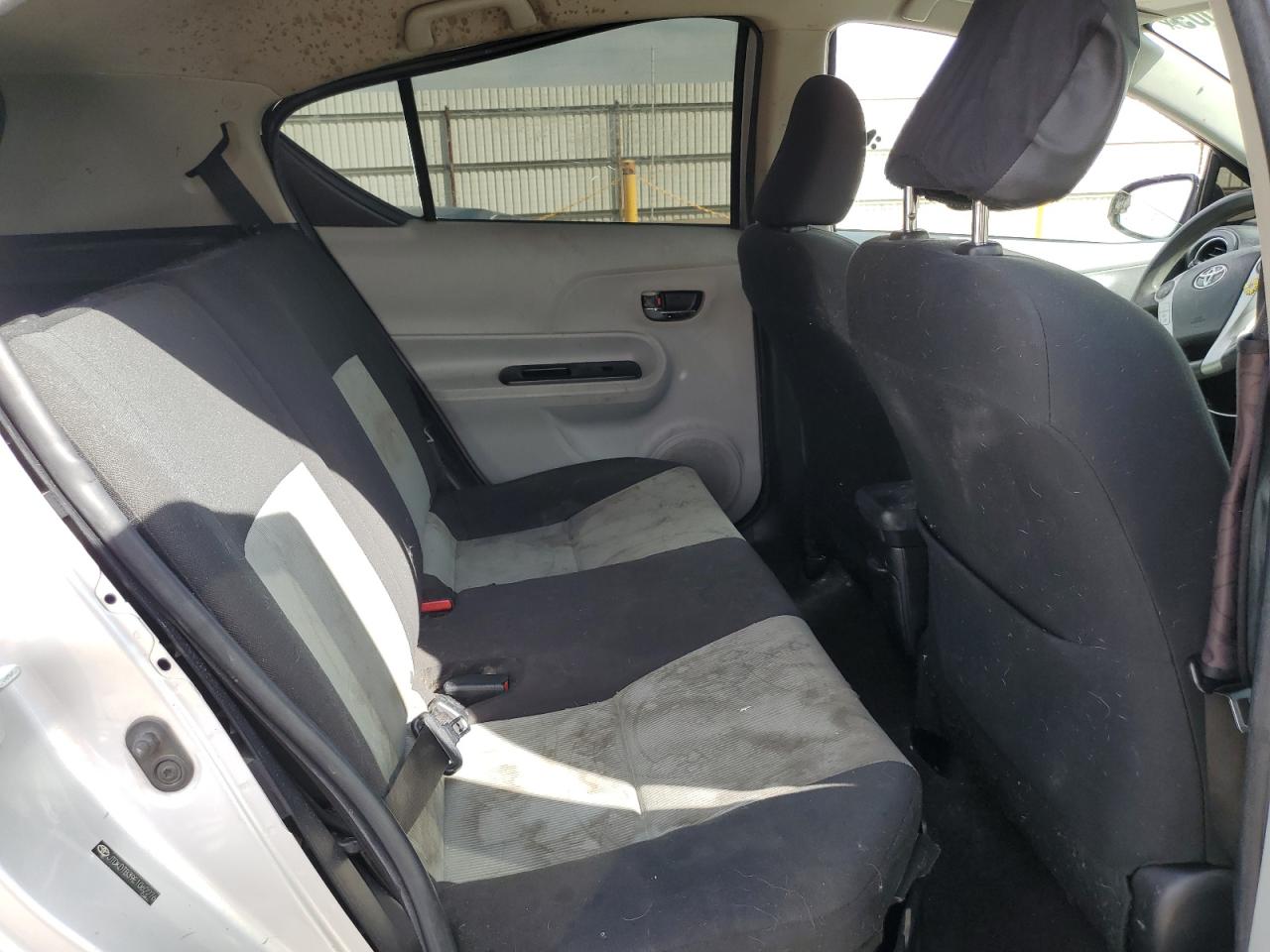 2014 Toyota Prius - Image 10