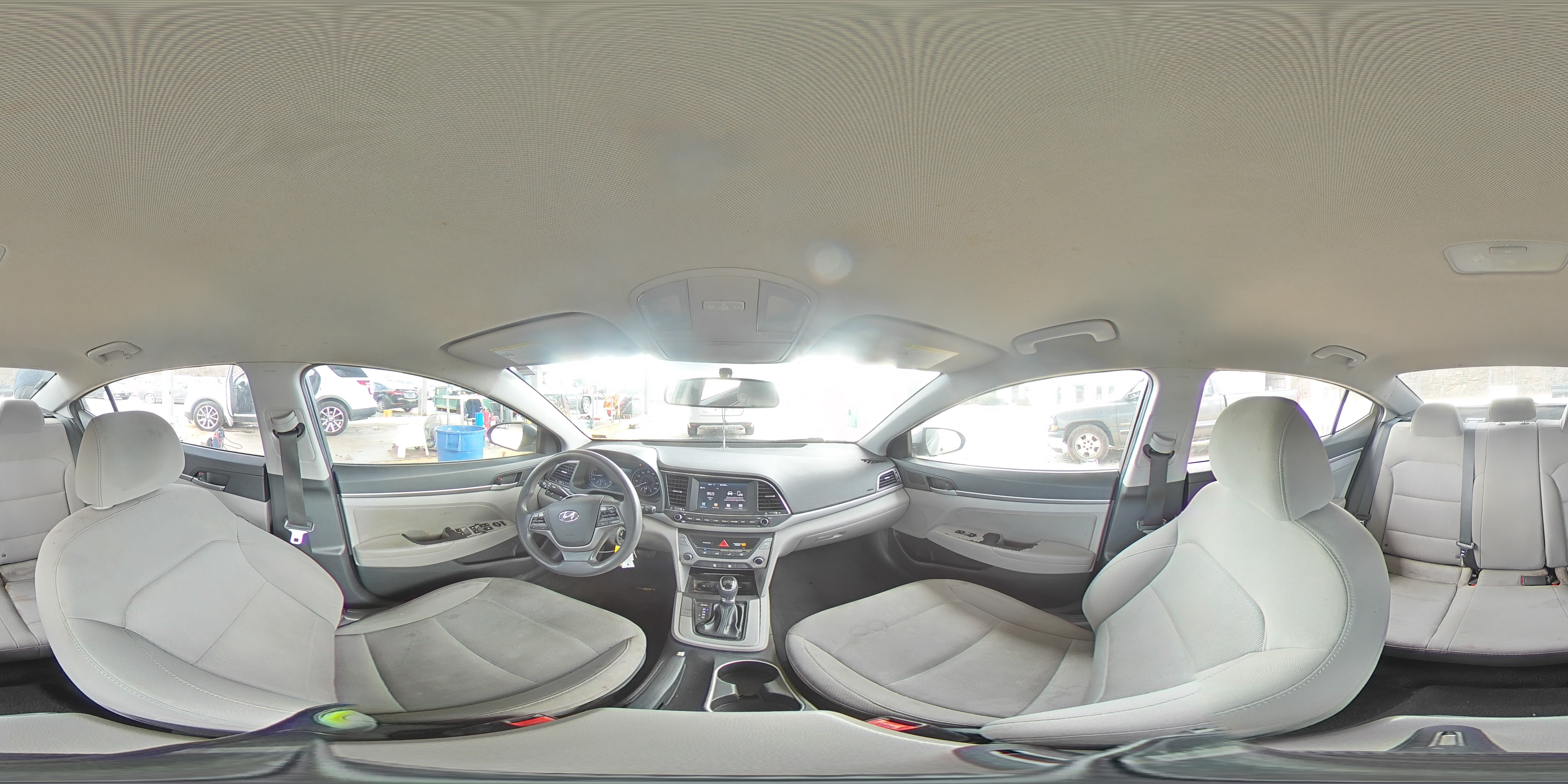 2018 Hyundai Elantra - Image 13