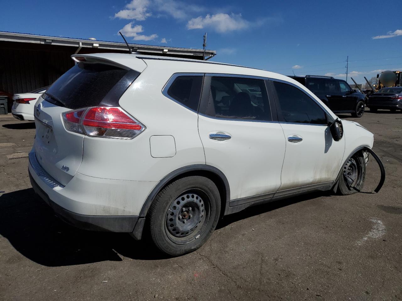 2015 Nissan Rogue - Image 3