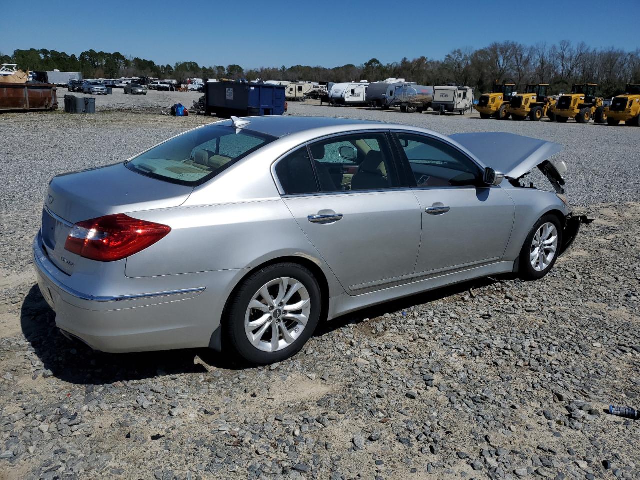 2013 Hyundai Genesis - Image 3