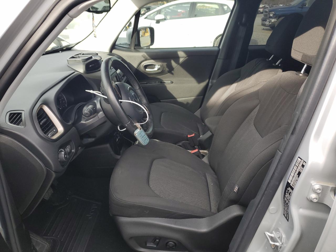 2016 Jeep Renegade - Image 7