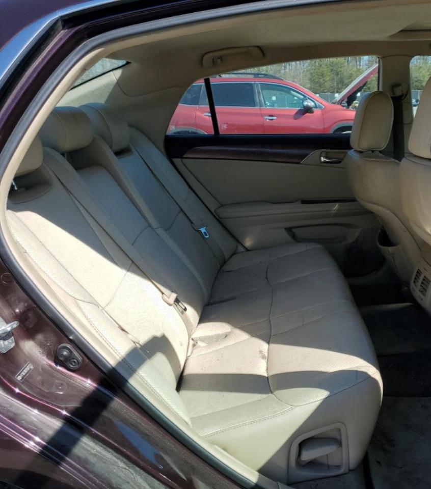 2012 Toyota Avalon - Image 10