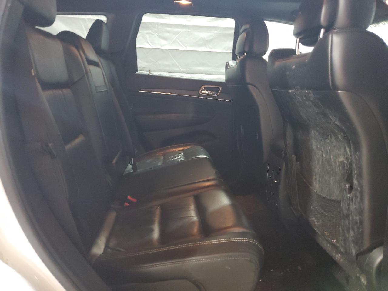 2015 Jeep Grand Cherokee - Image 11