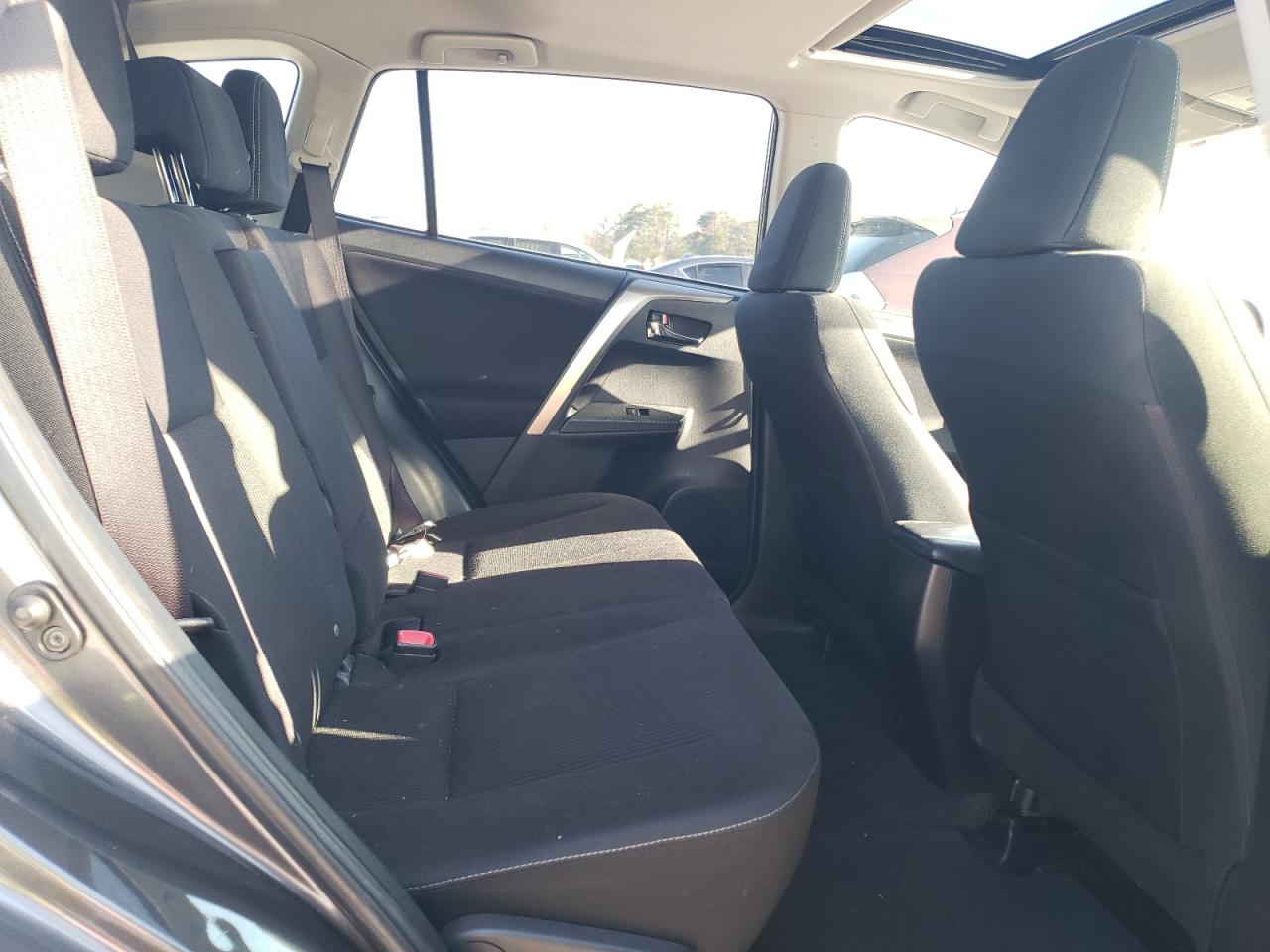 2014 Toyota RAV 4 - Image 11