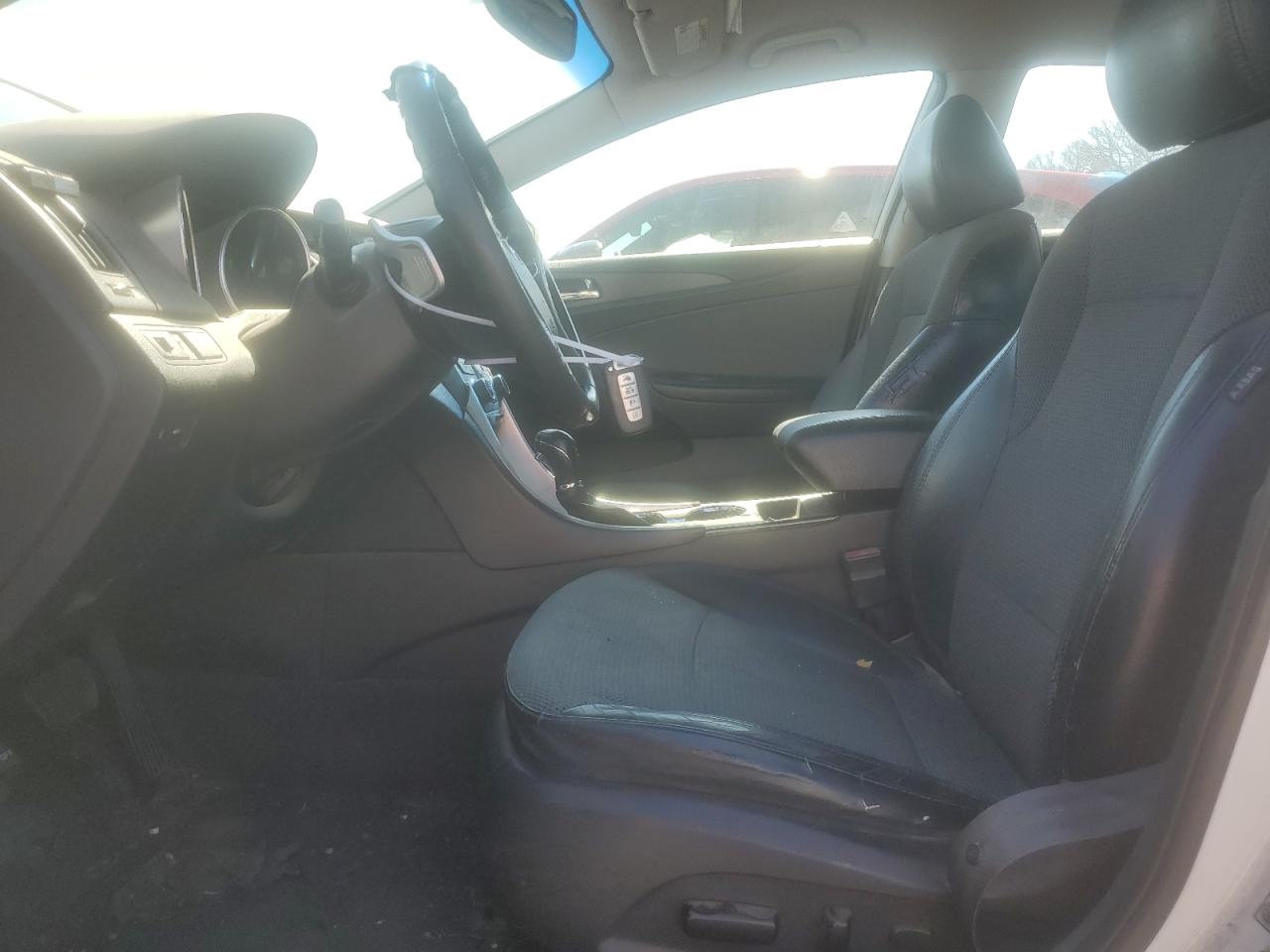 2011 Hyundai Sonata - Image 7
