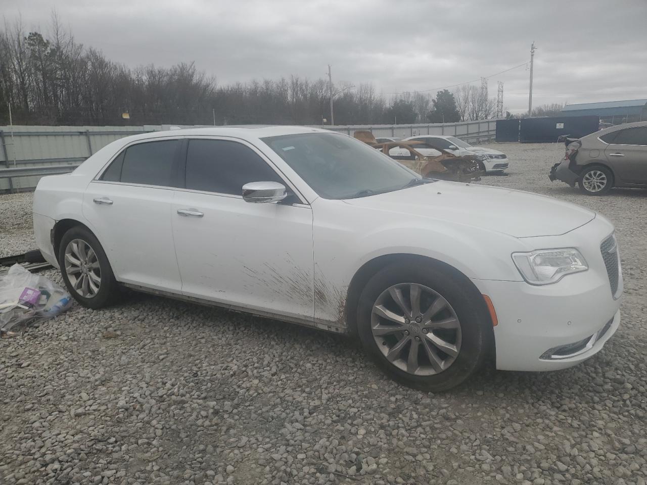 2017 Chrysler 300 - Image 4